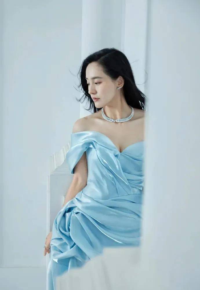 就知道秋雅不简单!又媚又辣,难怪沈腾找她演白月光,这谁顶得住!