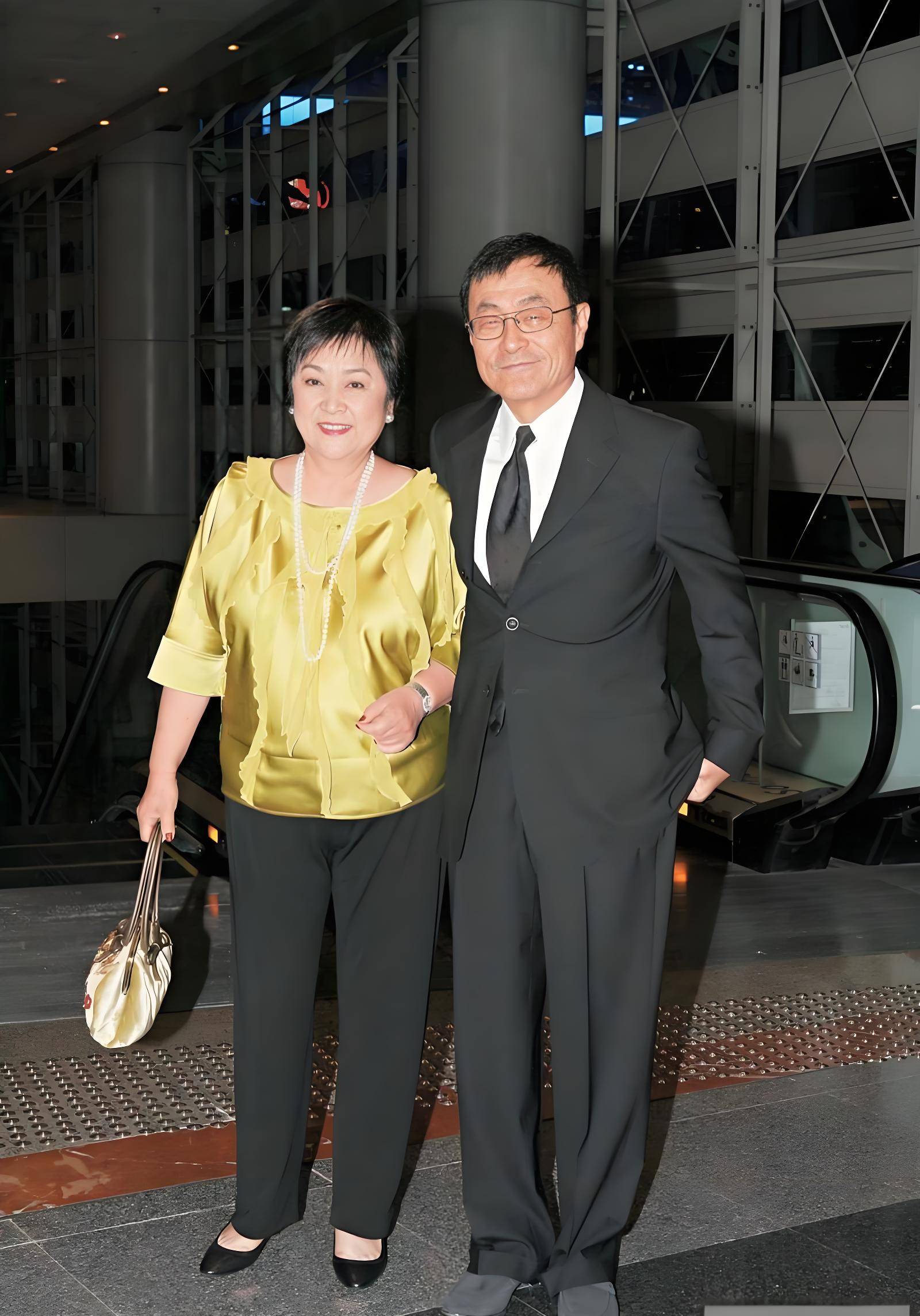 刘家昌尚未下葬,两任前妻的儿子就矛盾凸显_甄珍_章立衡_刘继