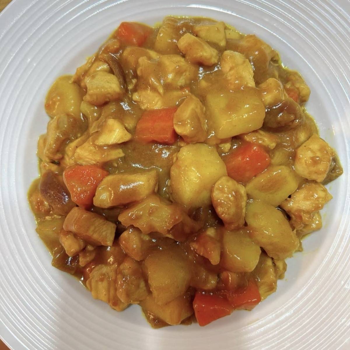 经典美味:咖喱鸡肉饭