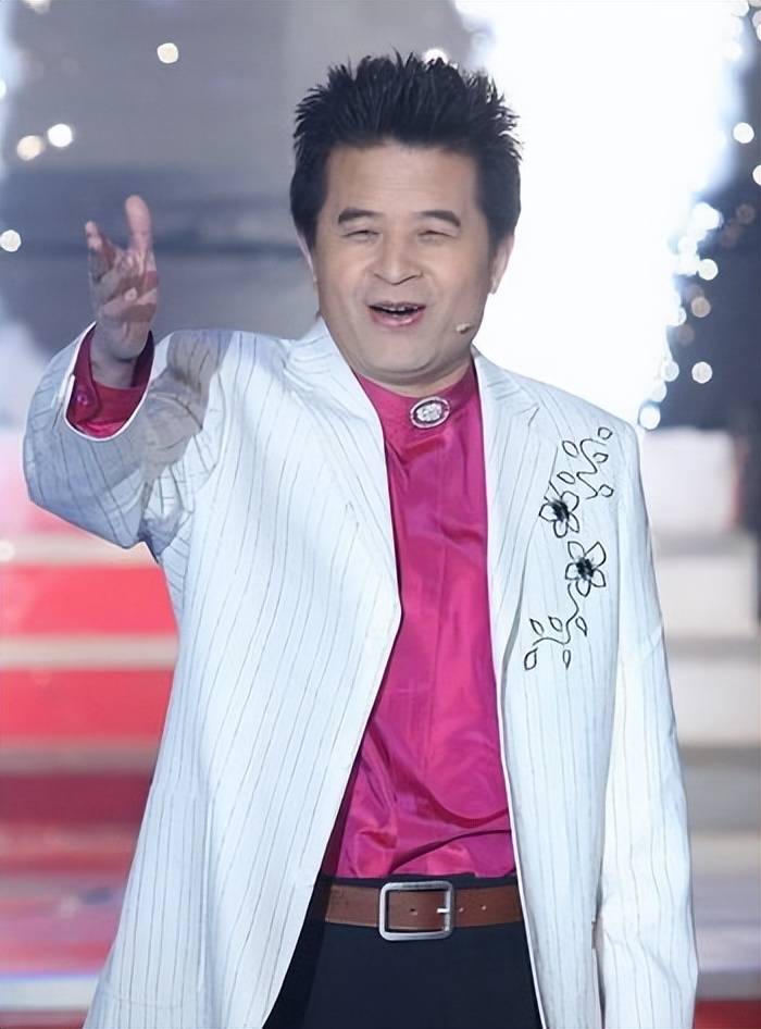 离开央视九年毕福剑现状曝光到年纪正常退休如今咋样了