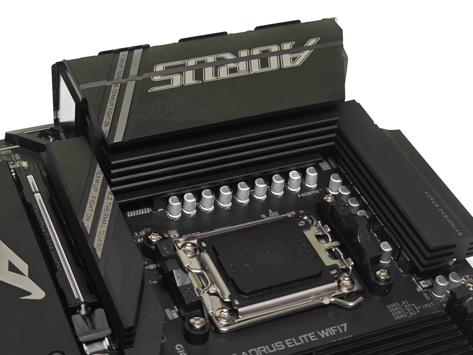 AMD9000处理器的绝佳拍档:技嘉X870 AORUS ELITE WIFI7电竞主板