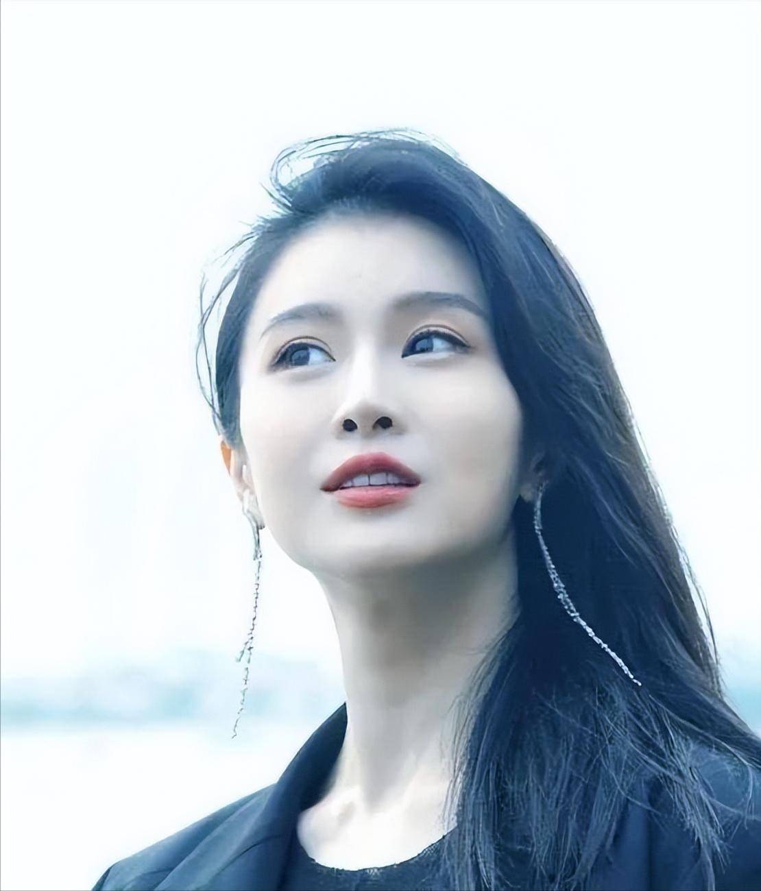 《我是刑警》打酱油的她,笑眼梨涡迷人,让知性警花有了脸