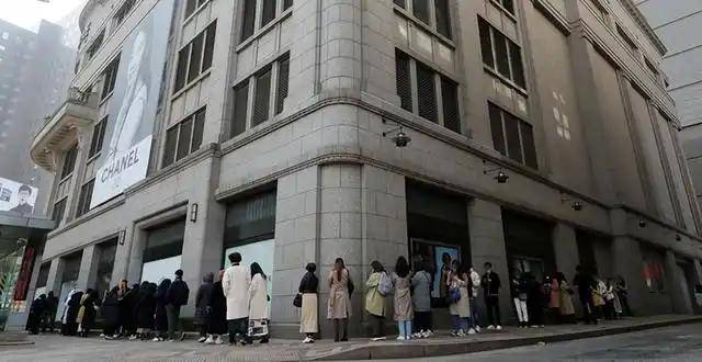 图片[2]-不买房不生娃的韩国人，把钱全用来享受 -华闻时空