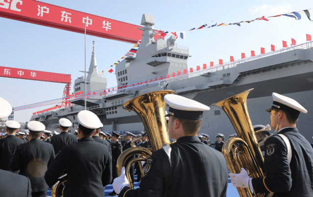 中国076攻击舰比美国闪电航母强：不靠垂直起降战斗机,可弹射歼35_战力_应用_下水