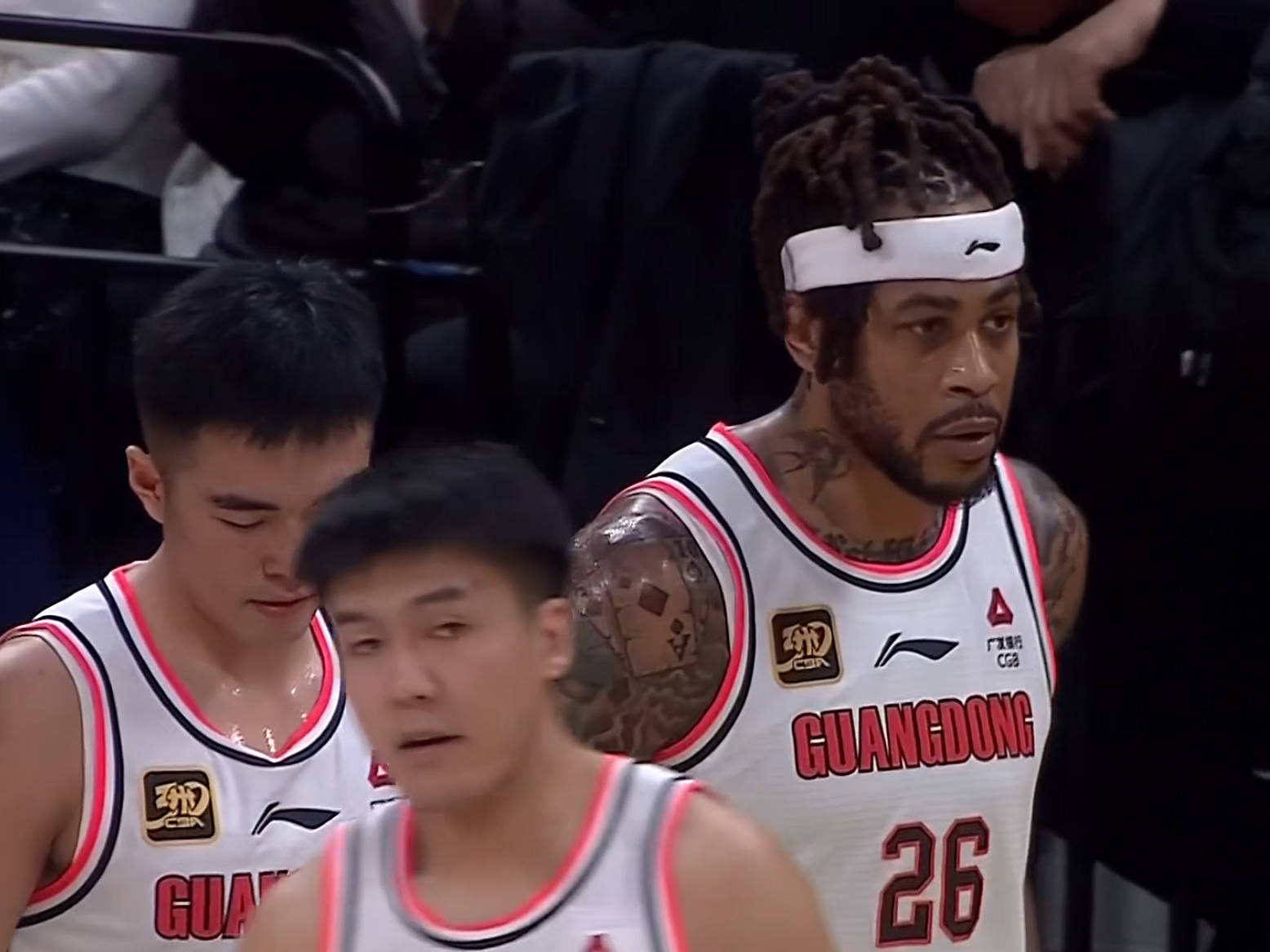 不打了！广东“新王牌”惨遭雪藏，杜锋将提拔宏远最强天赋之人？