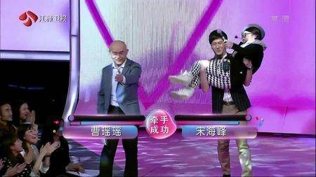 非诚勿扰:他被所有女嘉宾灭灯,离开时抱走女导演,如今俩人怎样