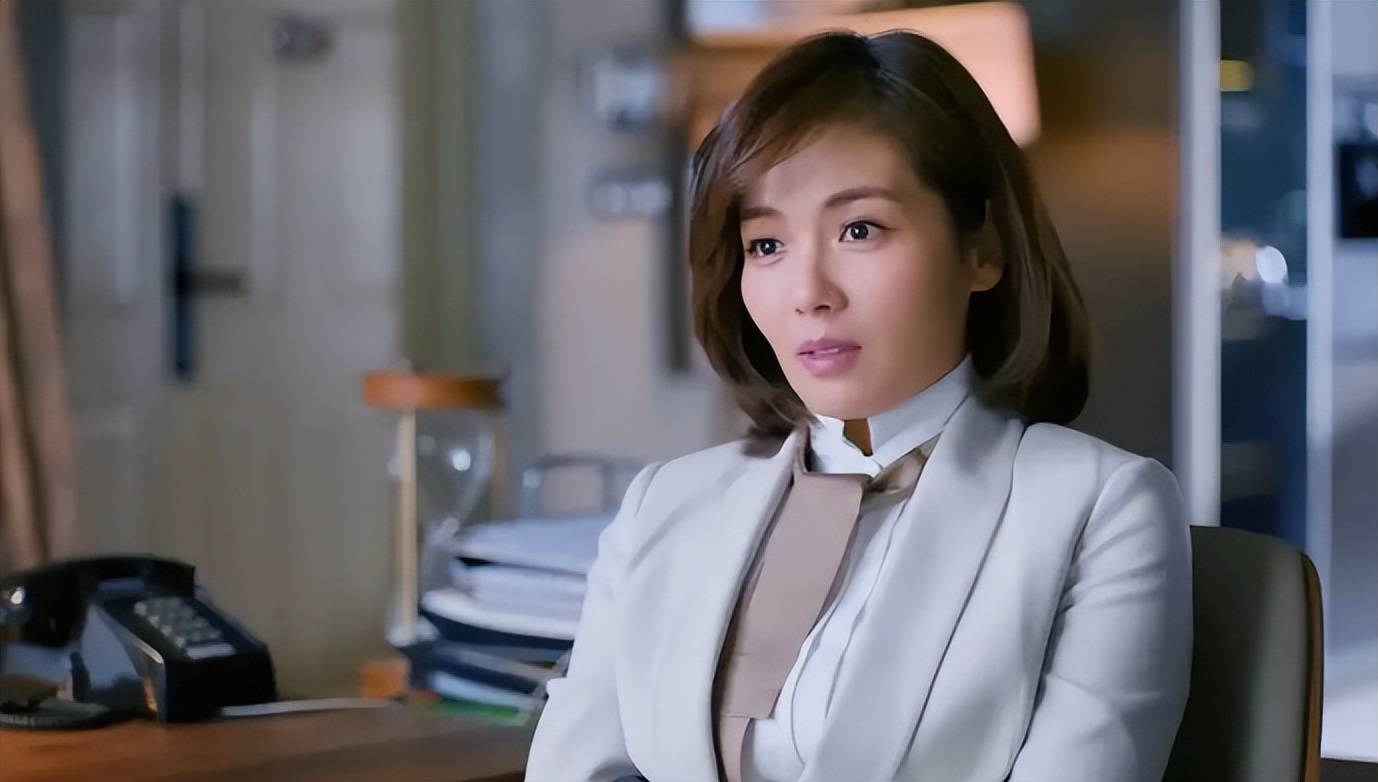 8年后再看《欢乐颂》"五美"咖位天差地别,真红假红一目了然