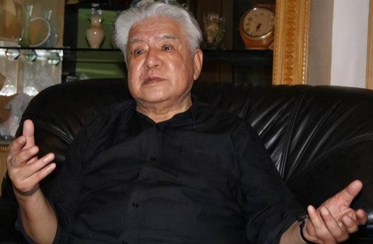 老戏骨李默然:演"邓世昌"走红,娶龙潮生3孩,和妻子恩爱62年