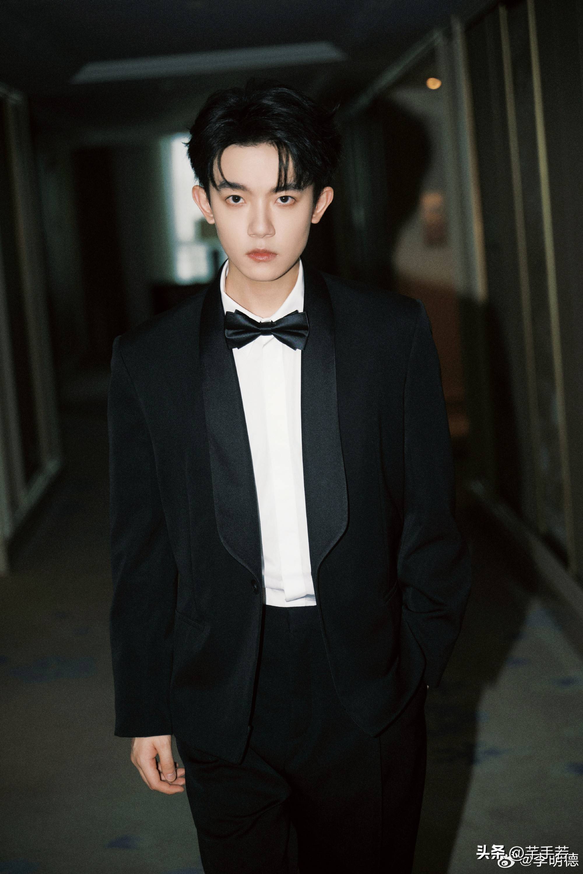 《三人行》群演否认李明德耍大牌,剧方被打脸,马天宇关闭评论区