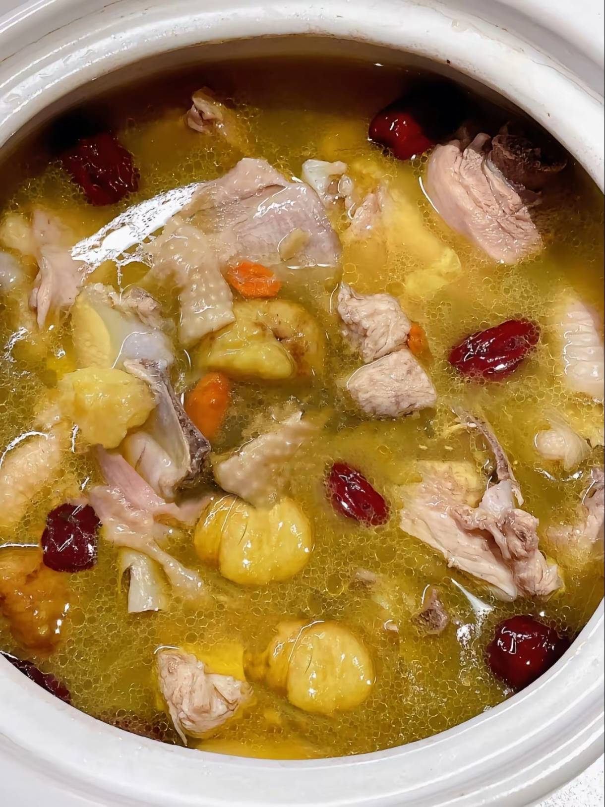 全家狂赞的三鲜鸡汤秘籍!新手也能轻松上手的美味家常汤谱