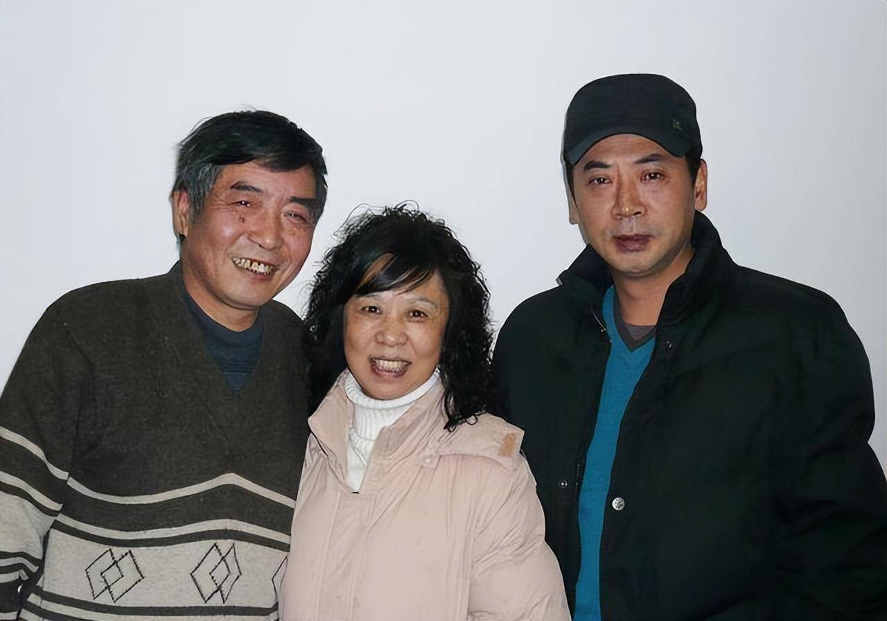 著名演员刘劲我这辈子最正确的决定就是娶了一个平凡的妻子