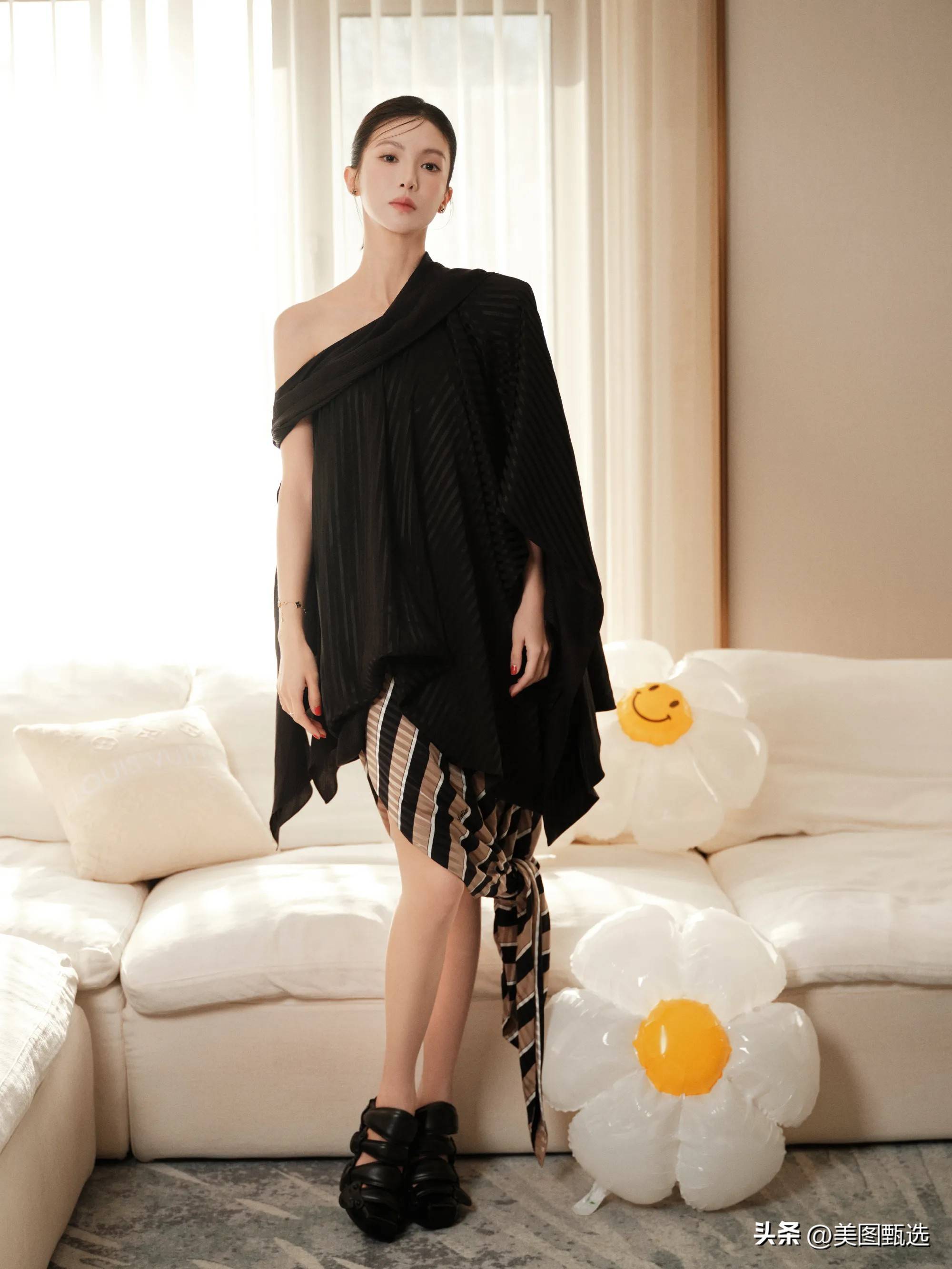 金晨性感斜肩裙