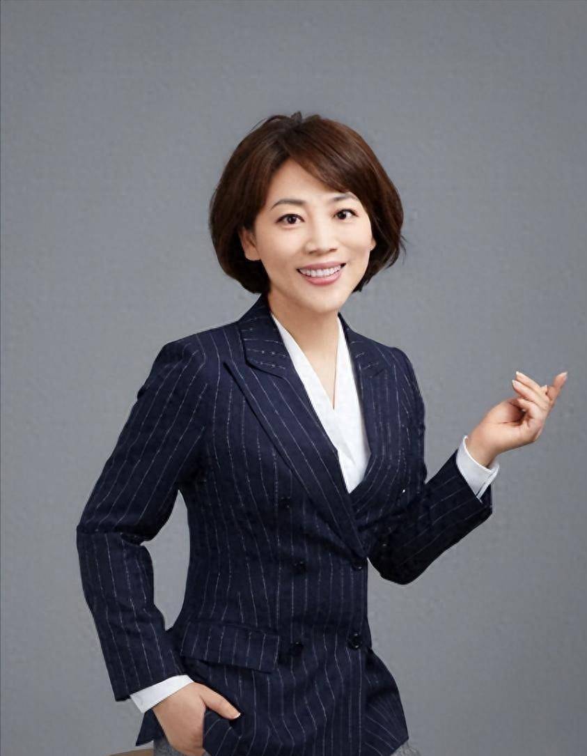 主持人劳春燕和丈夫婚后分居多年孕期还在主持她过得幸福吗