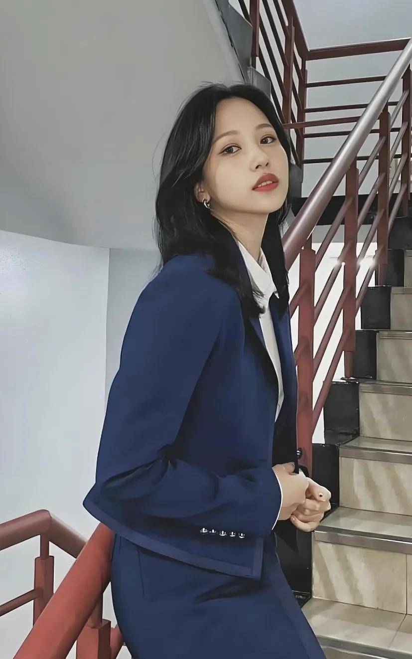 小日子美女名井南:以梦为马,不负韶华