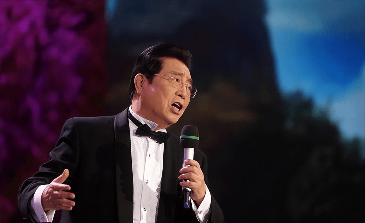 85岁李双江的现状每月含泪领3万块钱的退休金牵挂儿子媳妇