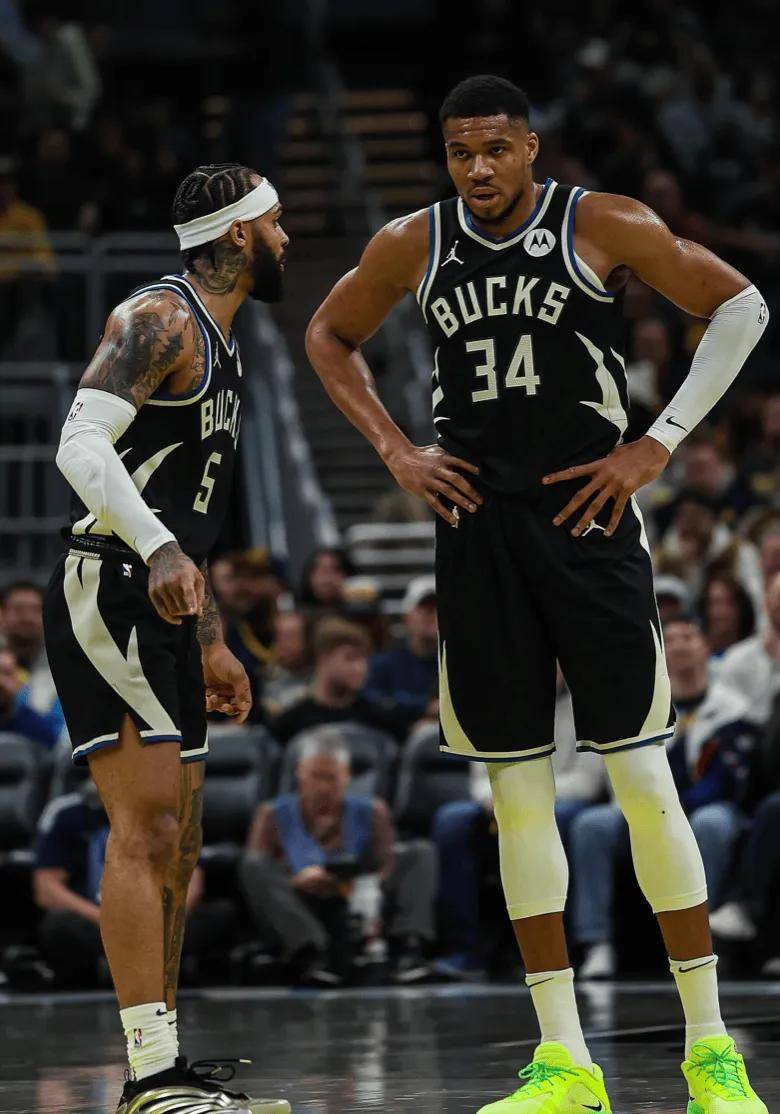 全明星票王!字母哥晒赛场照:感谢磨砺的过程