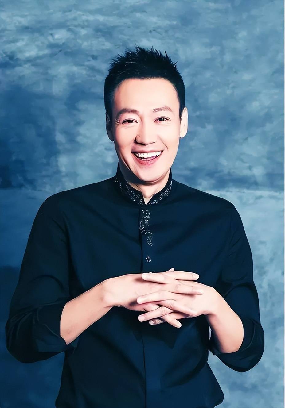 事实证明,逐渐消失的辛柏青,已走上男演员的另一条大道