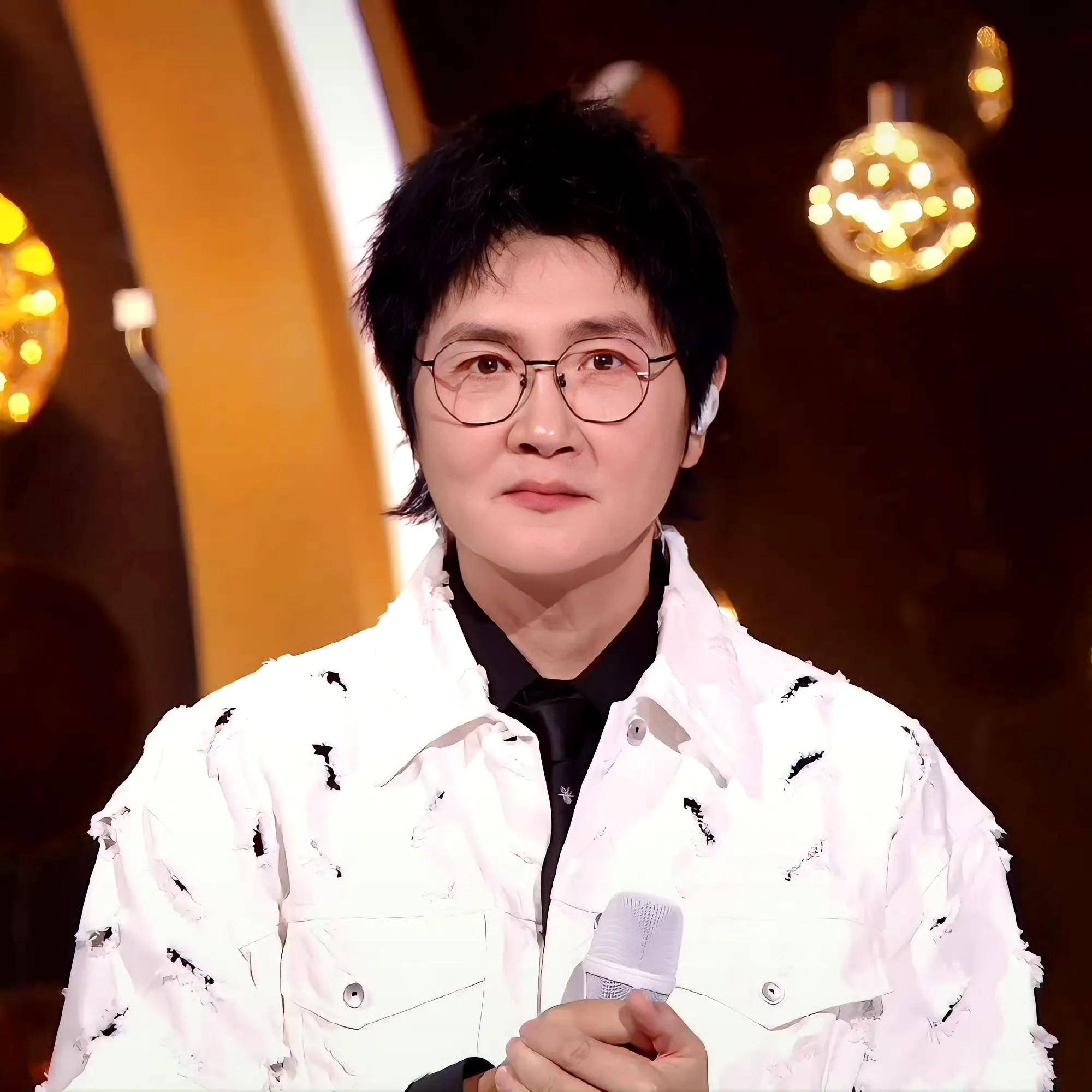 孙楠近照曝光,模样大变认不出,网友直呼:这是经历了啥?