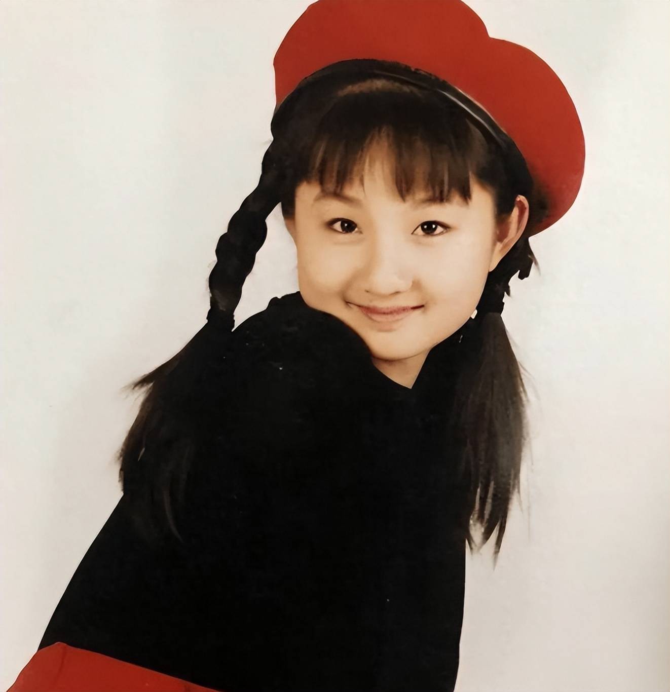 "玻璃美人"蒋小涵:嫁圈外老公 36岁大龄生子,如今怎么样了