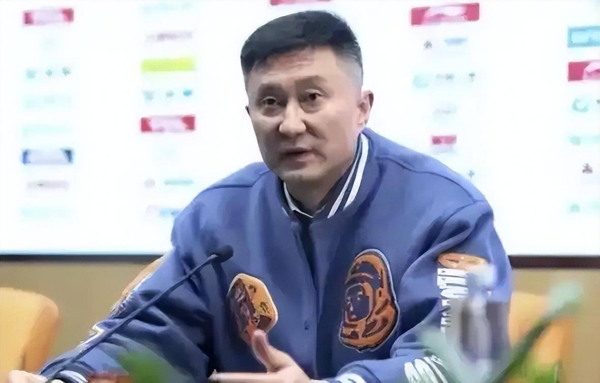 张明池父亲抗议，与大外争吵，杜锋下课？广东早有准备，朱总表态