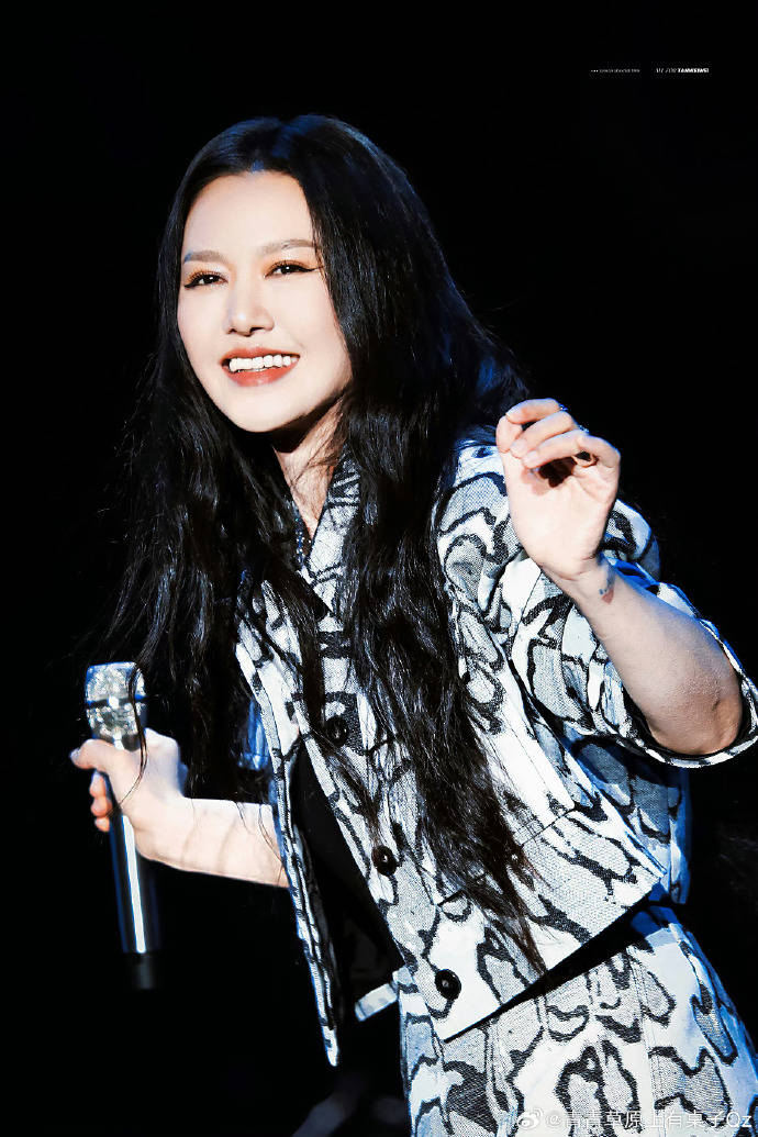 原来他就是谭维维的老公,难怪谭维维能7上春晚