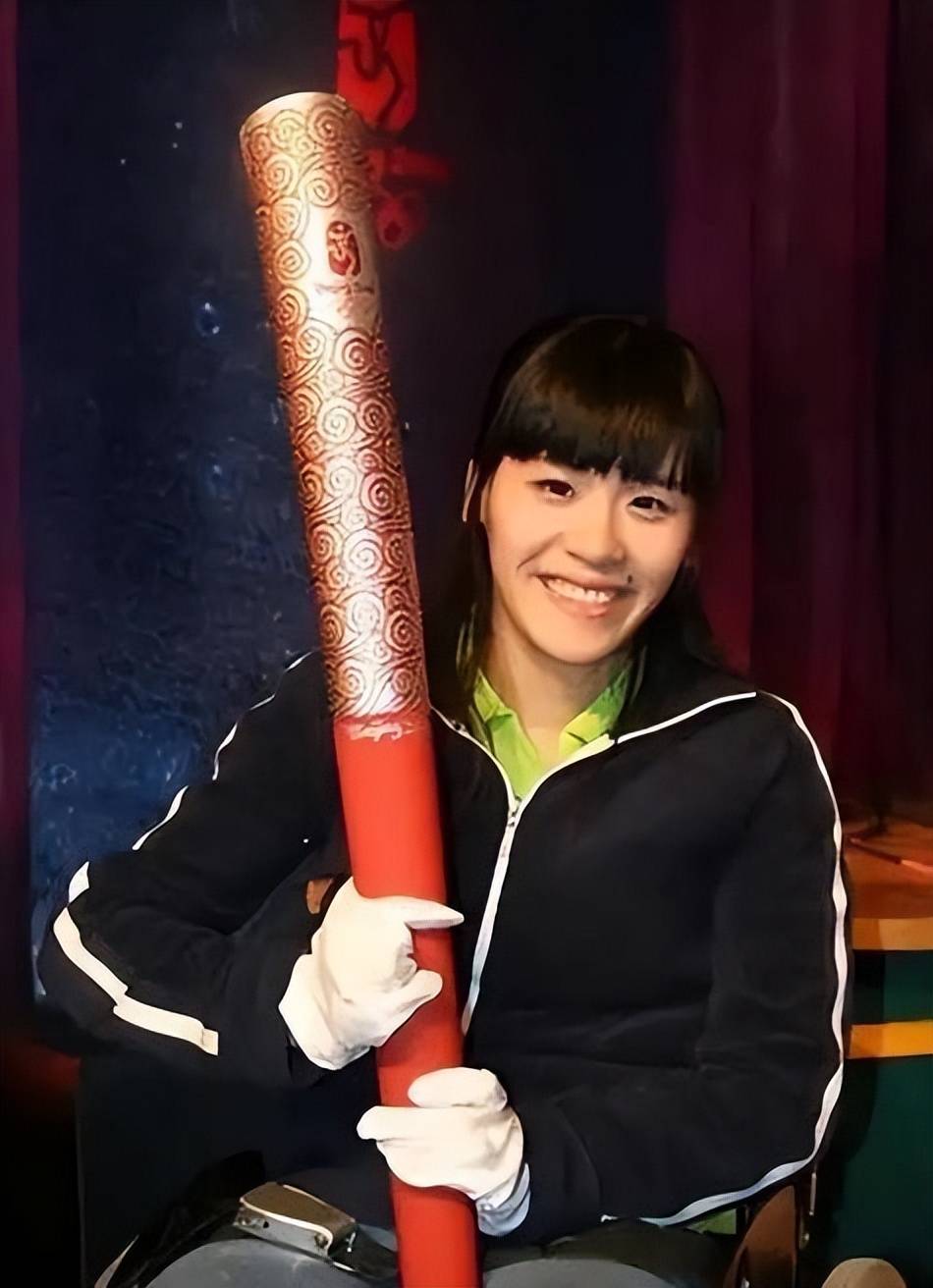 原创体操冠军桑兰比赛摔成瘫痪事后索赔18亿美元如今成人生赢家