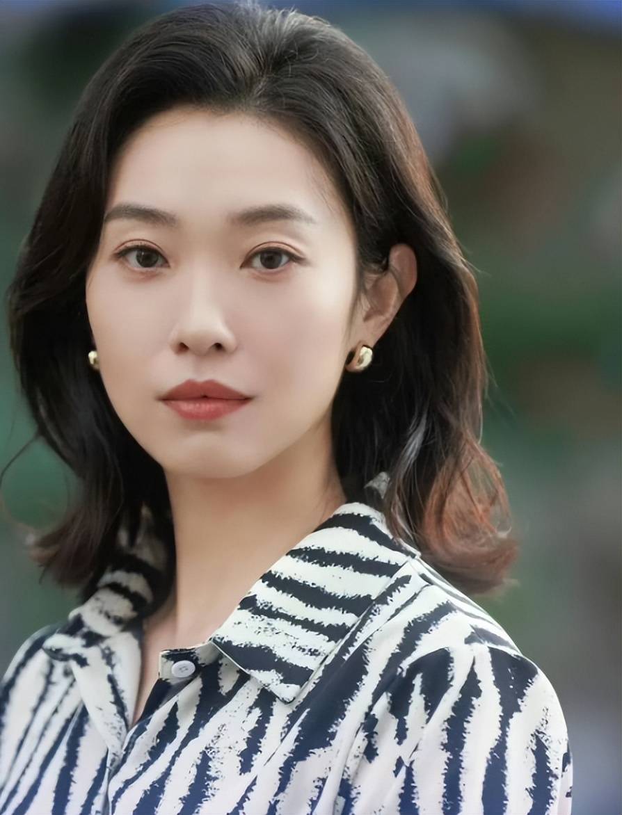 王佳佳:从浪女黄丽茹到铲姐宋红玉,她演大嫂不输高叶