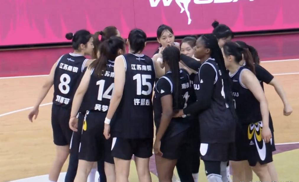 北京女篮在WCBA第27轮的关键胜利，WCBA常规赛：北京女篮战胜江苏女篮的精彩之战