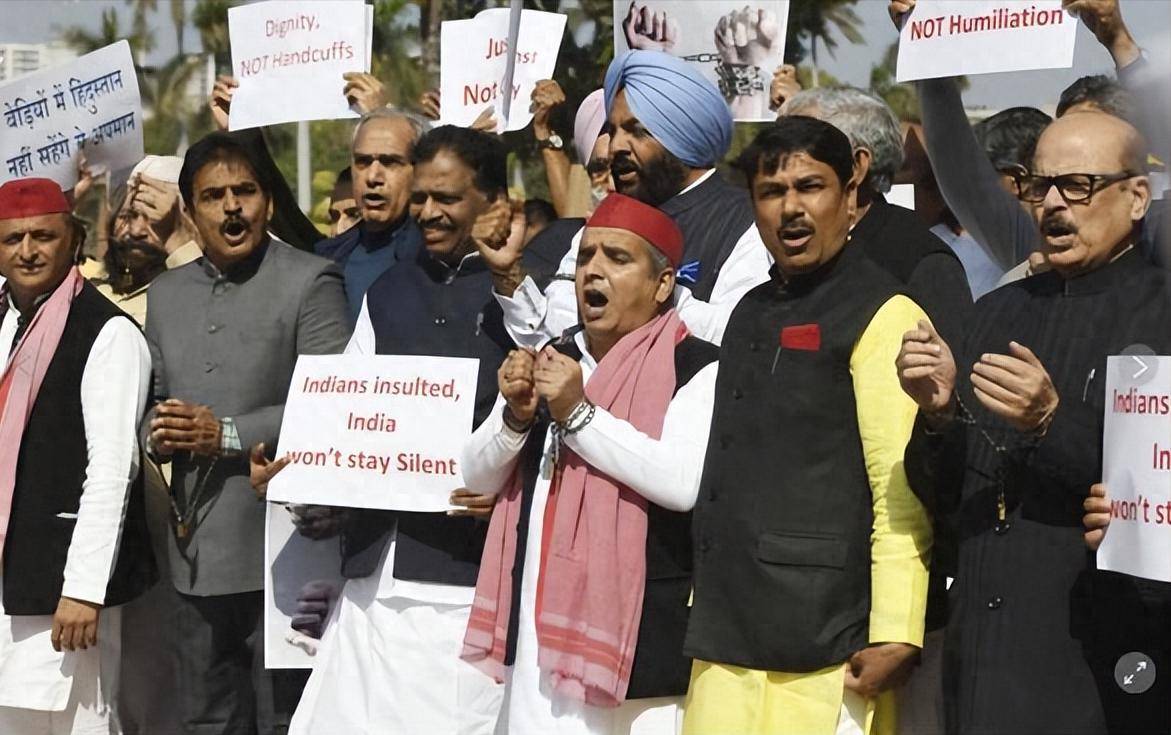 被美国驱逐出境！印度非法移民：我们像罪犯，吃饭上厕所也戴手铐 -华闻时空