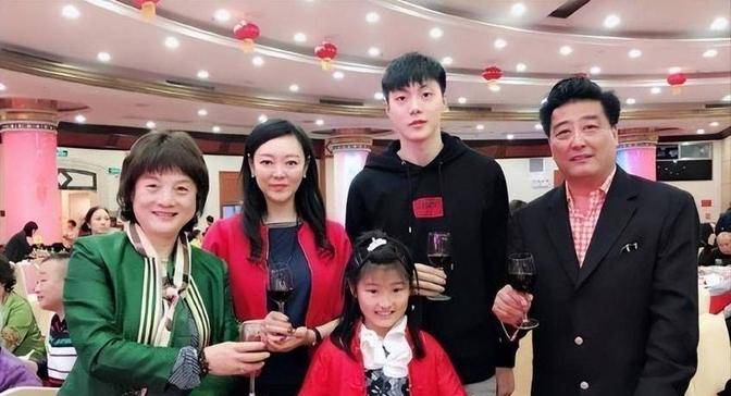 恭喜，胡明轩官宣重要决定，胡爸爸罕见发声，杜锋祝福