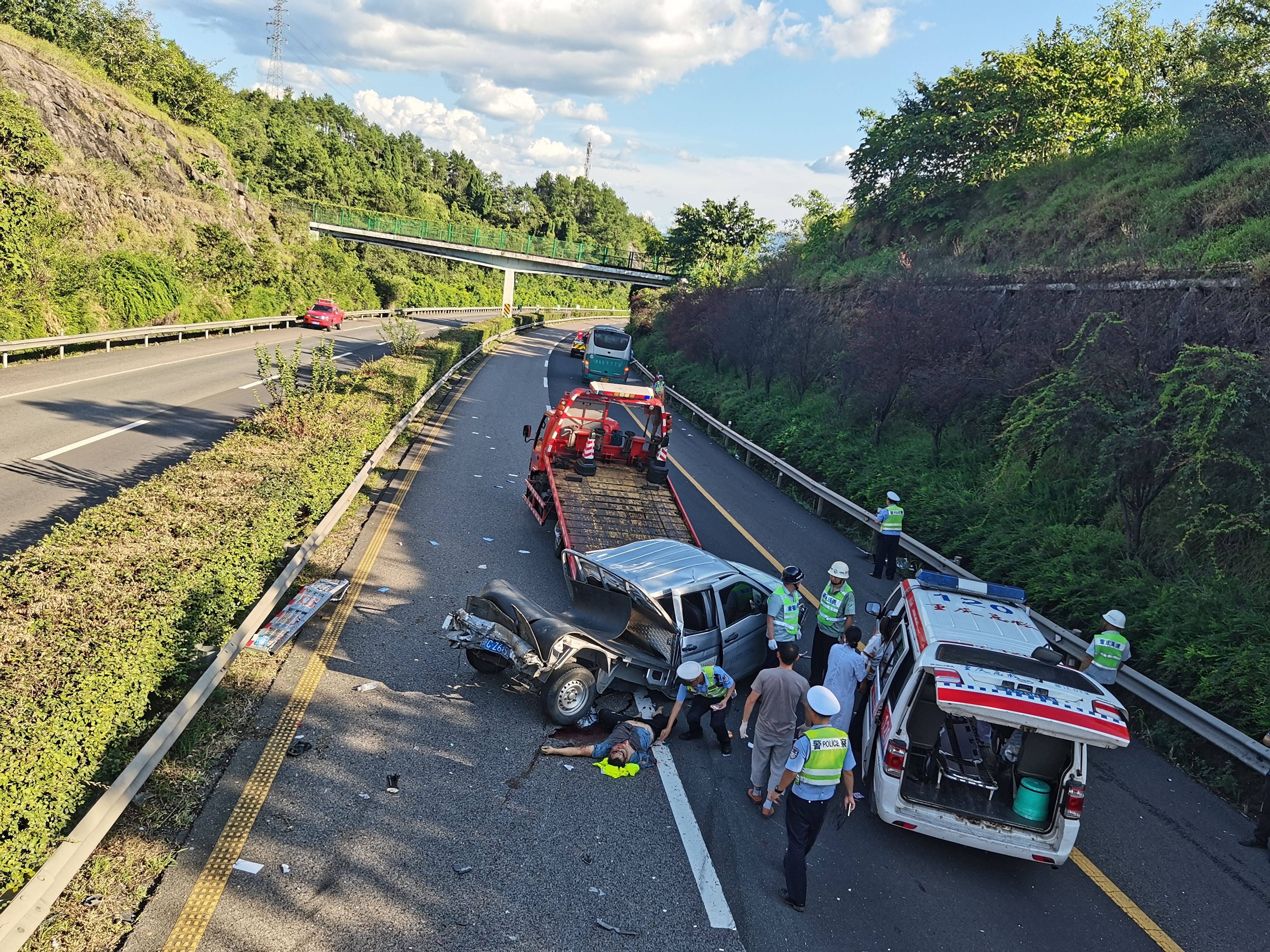 兰海高速重庆綦江东溪8·1交通事故查明,疲劳且超速驾驶致1死1伤