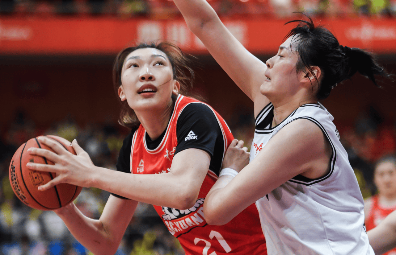 WCBA新星崛起！24岁2米中锋许晨妍成为本土最佳，或接替李月汝