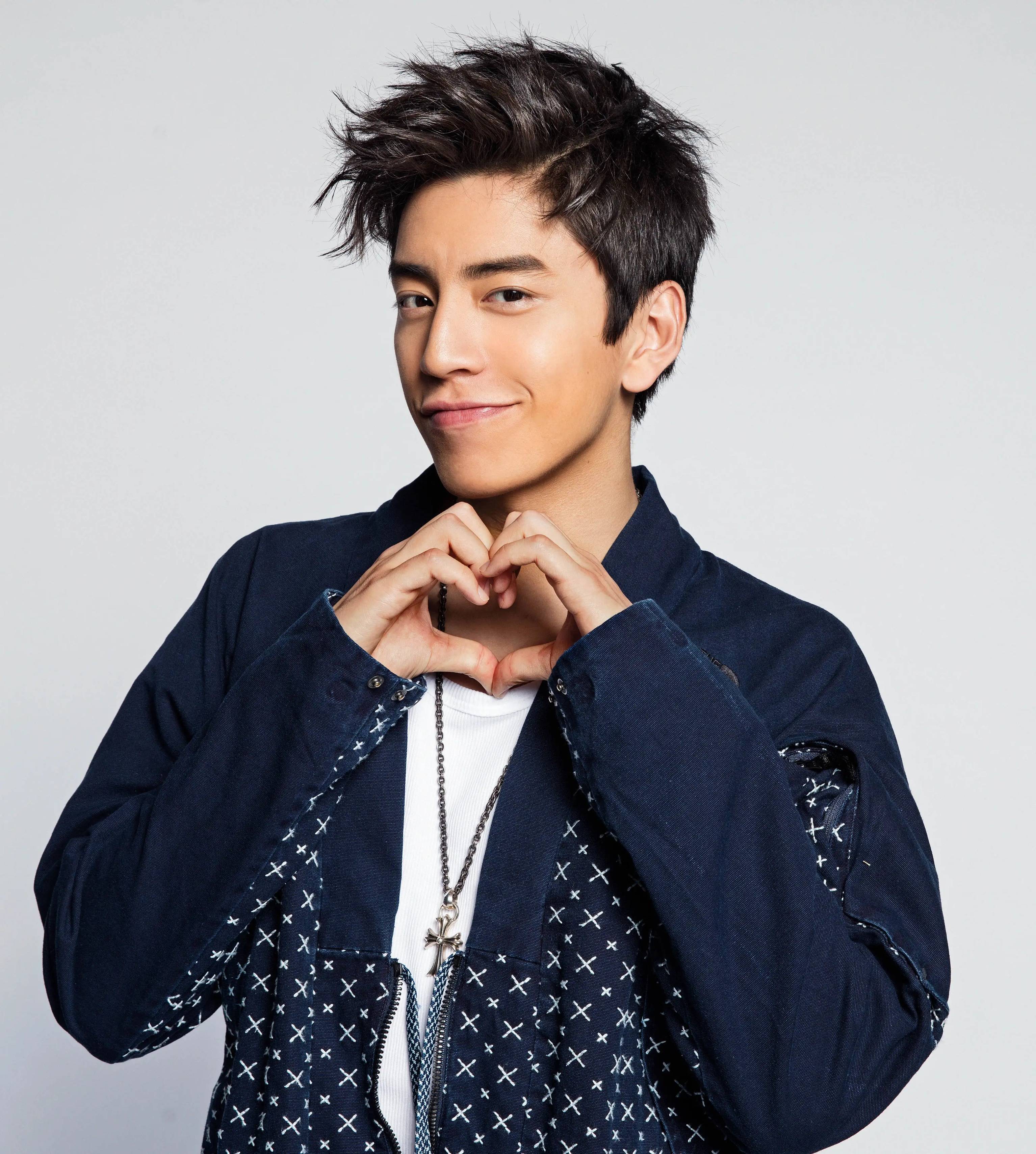 顶流男星王大陆涉逃兵役被捕!现场淡定照曝光,恐面临5年刑期