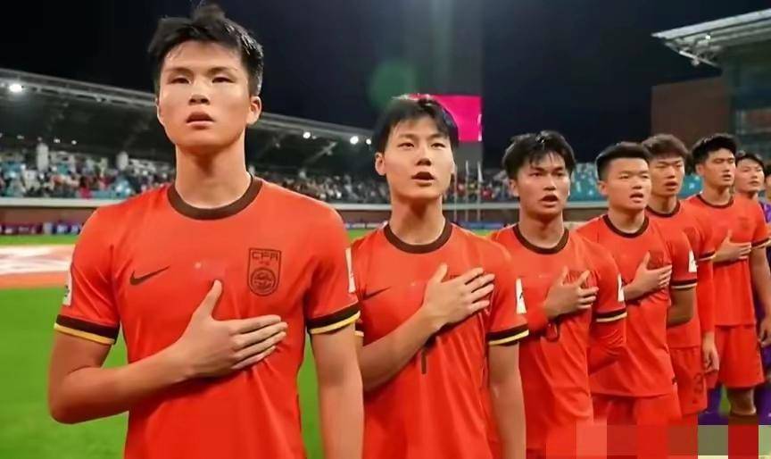 U20亚洲杯激战：中国队1比2不敌澳大利亚，小组第一之争陷入被动