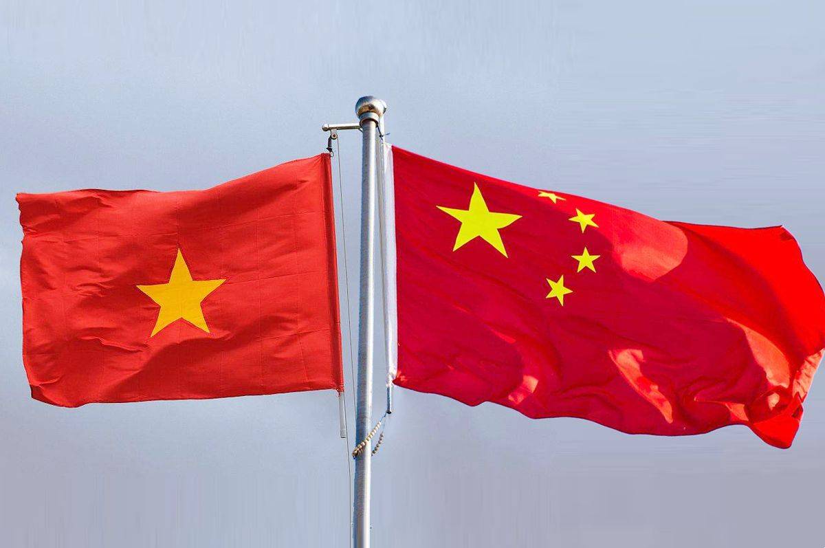 越南柏礁填海造岛，中国应积极作为