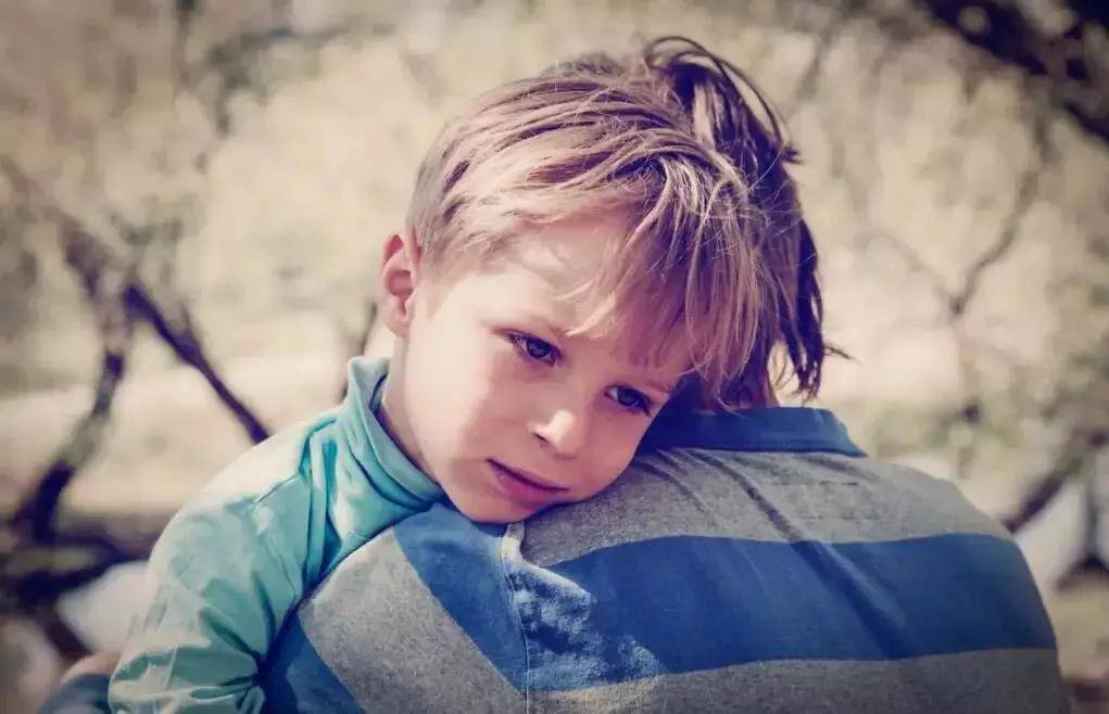 【隐形家庭暴力，伤孩子最深，但很多父母浑然不知 】图1