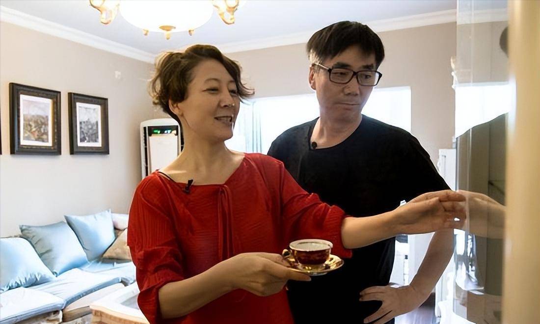 演员范明:娶大6岁的妻子厉玲,结婚25年生一女,现在现状如何