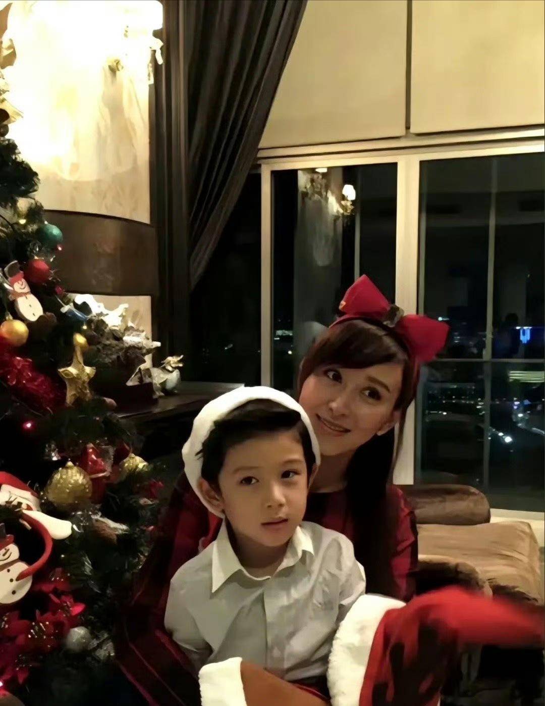 胡静儿子喜获"最帅星二代"!老公朱兆祥也不差,年轻时可以出道