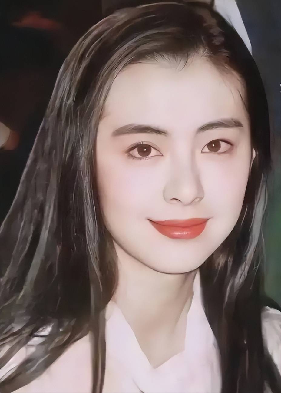 王祖贤到底算不算顶级美女?58岁的她近照曝光,答案一目了然