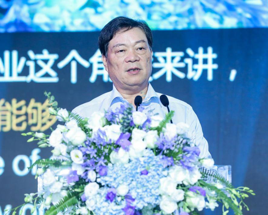 2024年11月18日,杉杉股份突发公告称,郑驹因工作原因申请辞去董事长