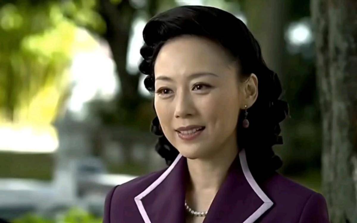 演员,婚后女强男弱,今58岁的她轻松拿捏夫妻关系