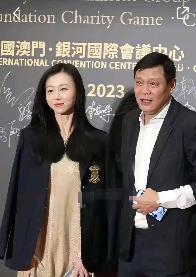 范志毅的第三任妻子美貌与智慧