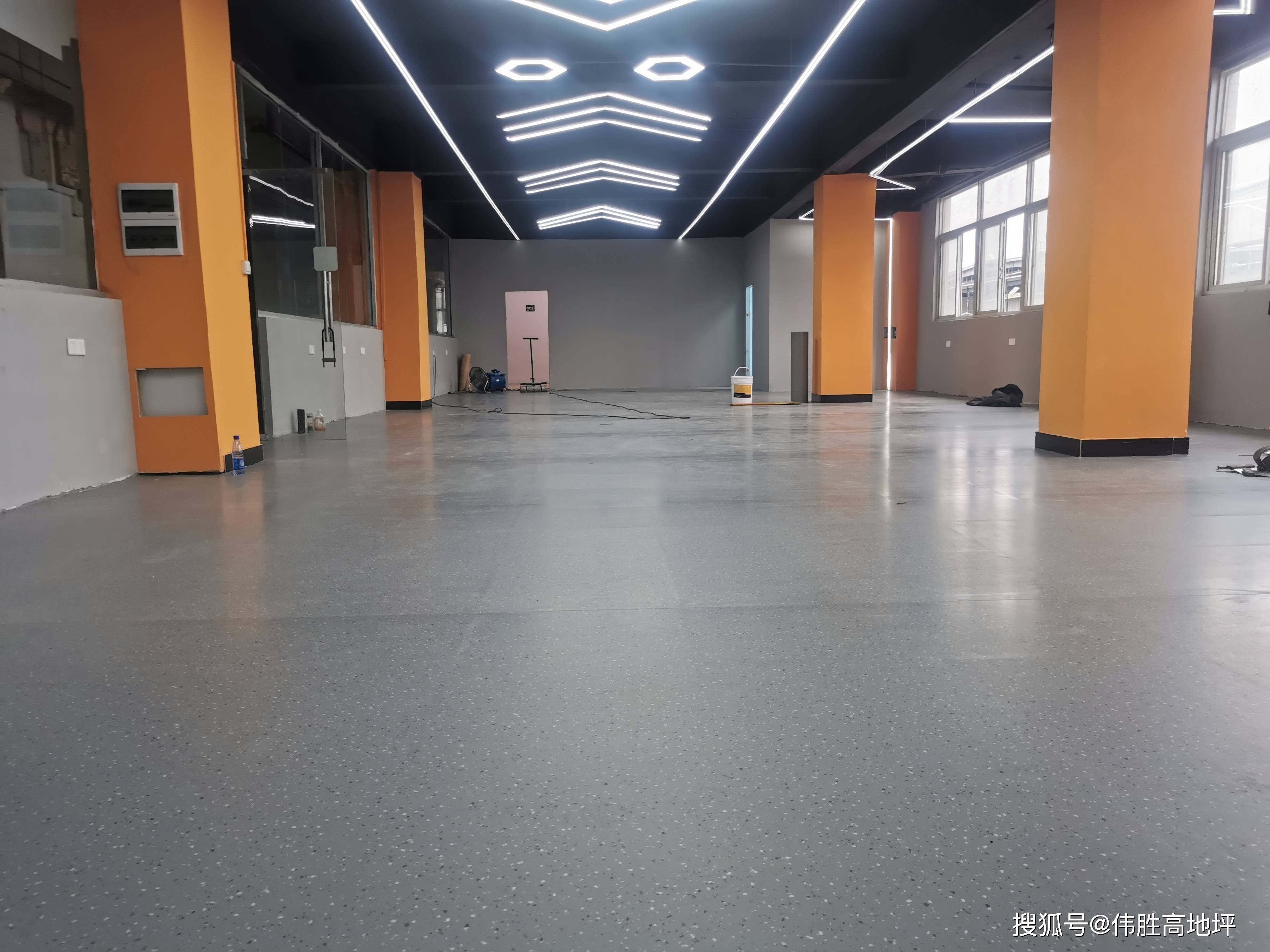 武汉伟胜高地坪在美的集团武汉工业园的pvc地胶施工案例分享!