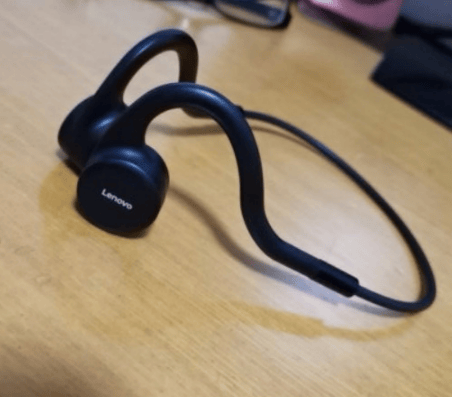 游泳耳机入耳式好,还是骨传导好?游泳耳机推荐品牌大揭秘!