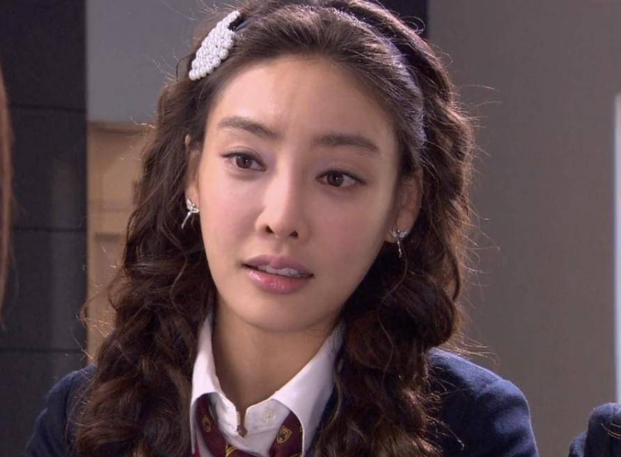 "人间悲剧"张紫妍:被31位财阀灌药性侵,总统都无法替她申冤