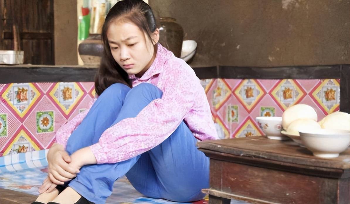 齐如意:出演的《暖春》让无数人落泪,哭戏一夜成名,长大也很美