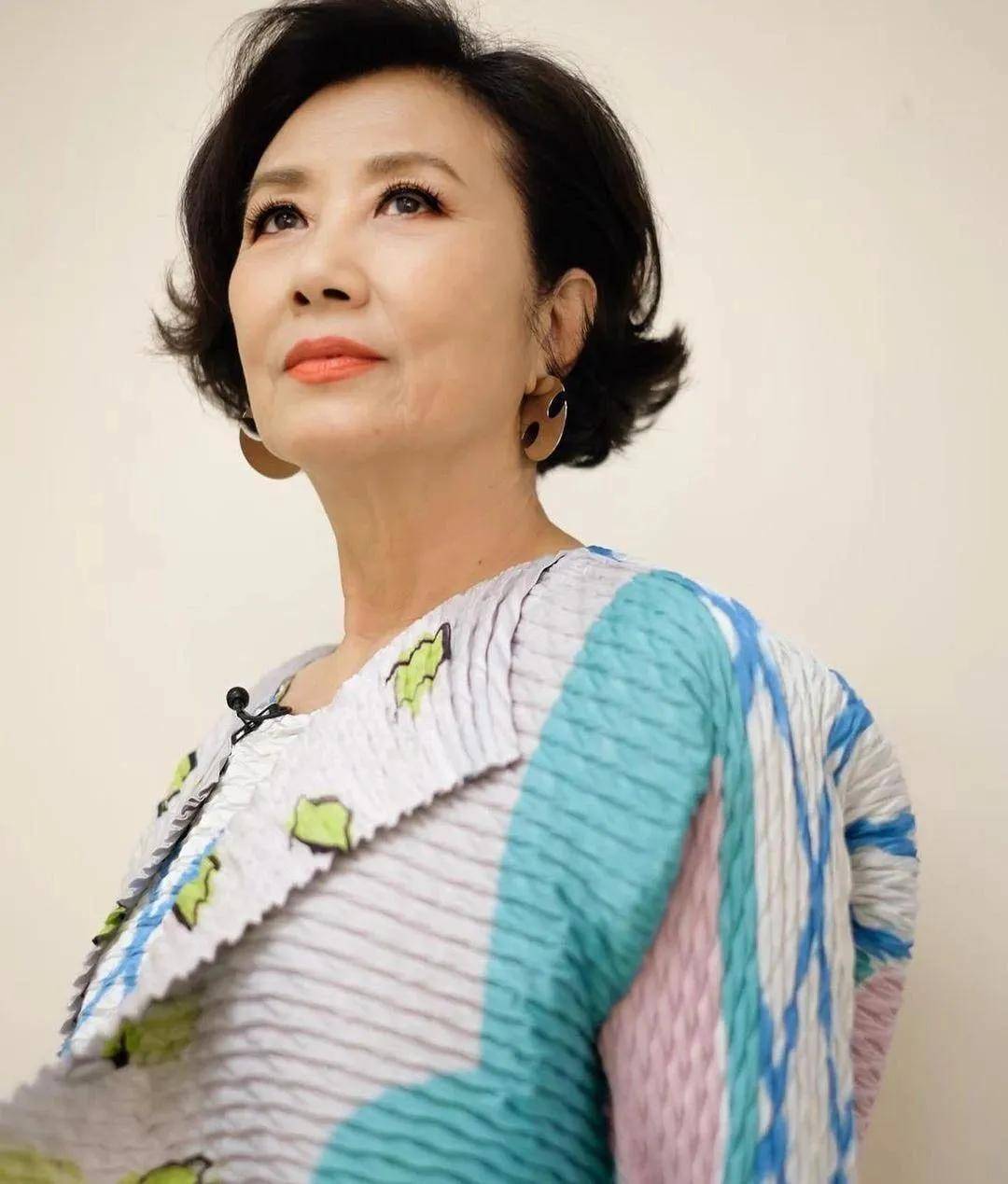 她与林家声合作的《天仙配》震撼了整个粤剧界,从那时起,她不仅是香港