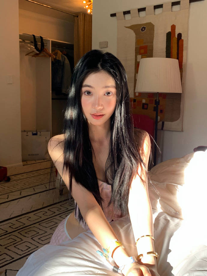 易梦玲生图爆火真相:不p图的网红,怎么把网友"整破防"了?