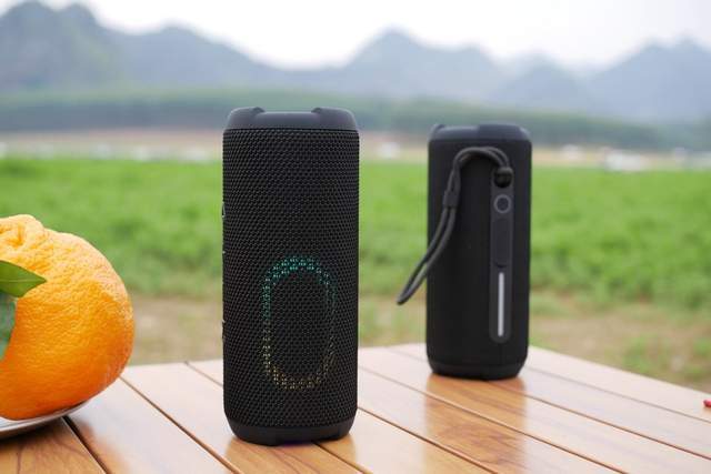 万音霸M9蓝牙音箱:越级挑战,音质不凡,我的户外好搭档