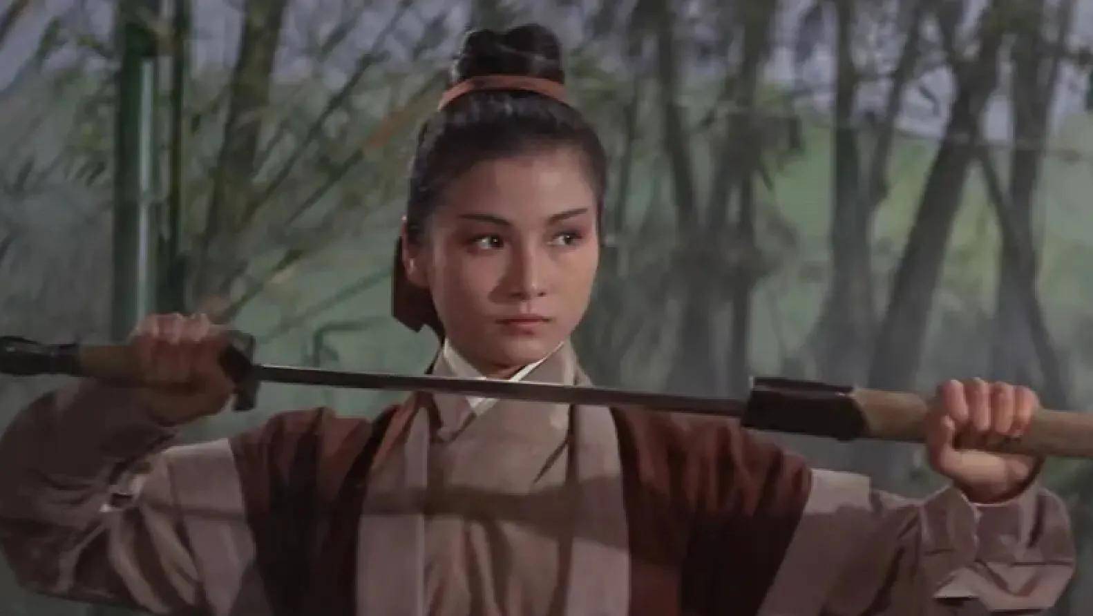 郑佩佩:扛过风雨的侠女奶奶,她的故事让无数人泪目